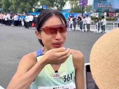 次采访中表